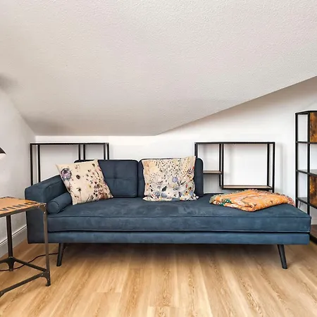 Strandresidenz Lehrer Laempel Anna Mari *